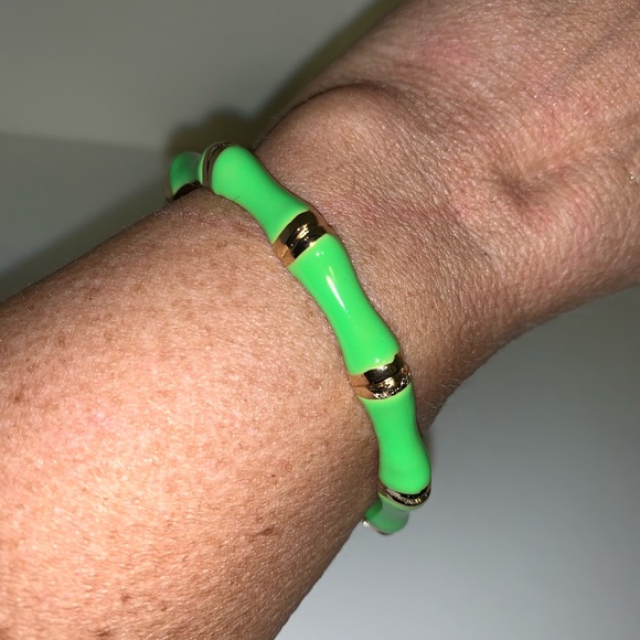 💜NWT GREEN GOLD BAMBOO STYLE BANGLE BRACELET - Picture 2 of 2